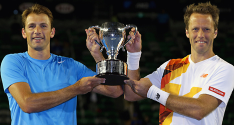 Robert Lindstedt och Lukasz Kubot vann finalen i Australiska  mästerskapen i tennis. Foto: Aaron Favila/TT.